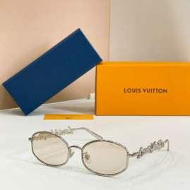 Picture of Louis Vuitton Sunglasses _SKUfw80916495fw